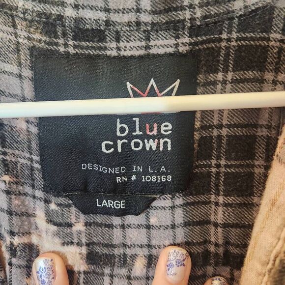 Custom distressed shirt - Picture 4 of 6